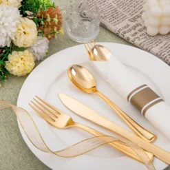 Itopfox 100-Pack Gold Plastic Cutlery Set With Napkins - Disposable Gold Utensils For Weddings, Parties, Thanksgiving - Includes Forks, Knives Spoons -Kitchen Chef GUEST baab9925 62f4 424c a9c1 562b540d8789